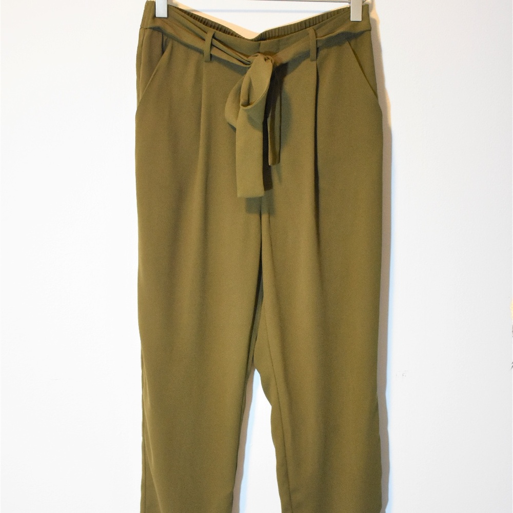 Women's Front Tie Taper Paper Bag Pant - Picture 3 of 6